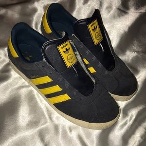 Adidas - Navy Blue & Yellow